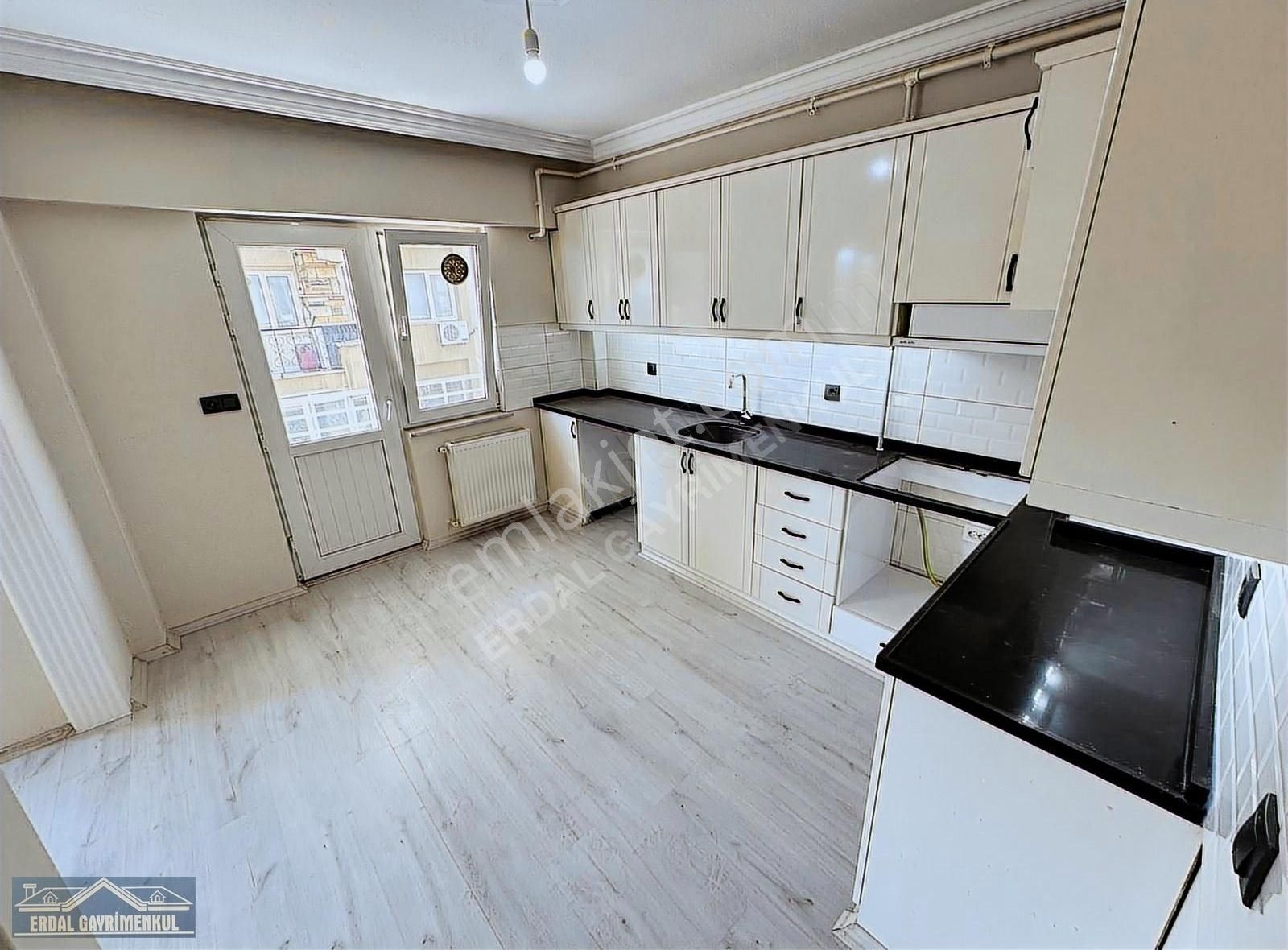 Kınıklı Ana Yol Üzerinde 180 M2 3+1 Daire - Görsel 10