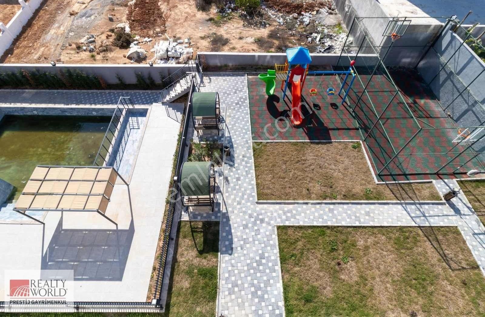 Altıntaş Da Caddeye Yakın Site İçi 1+1 Satılık Daire