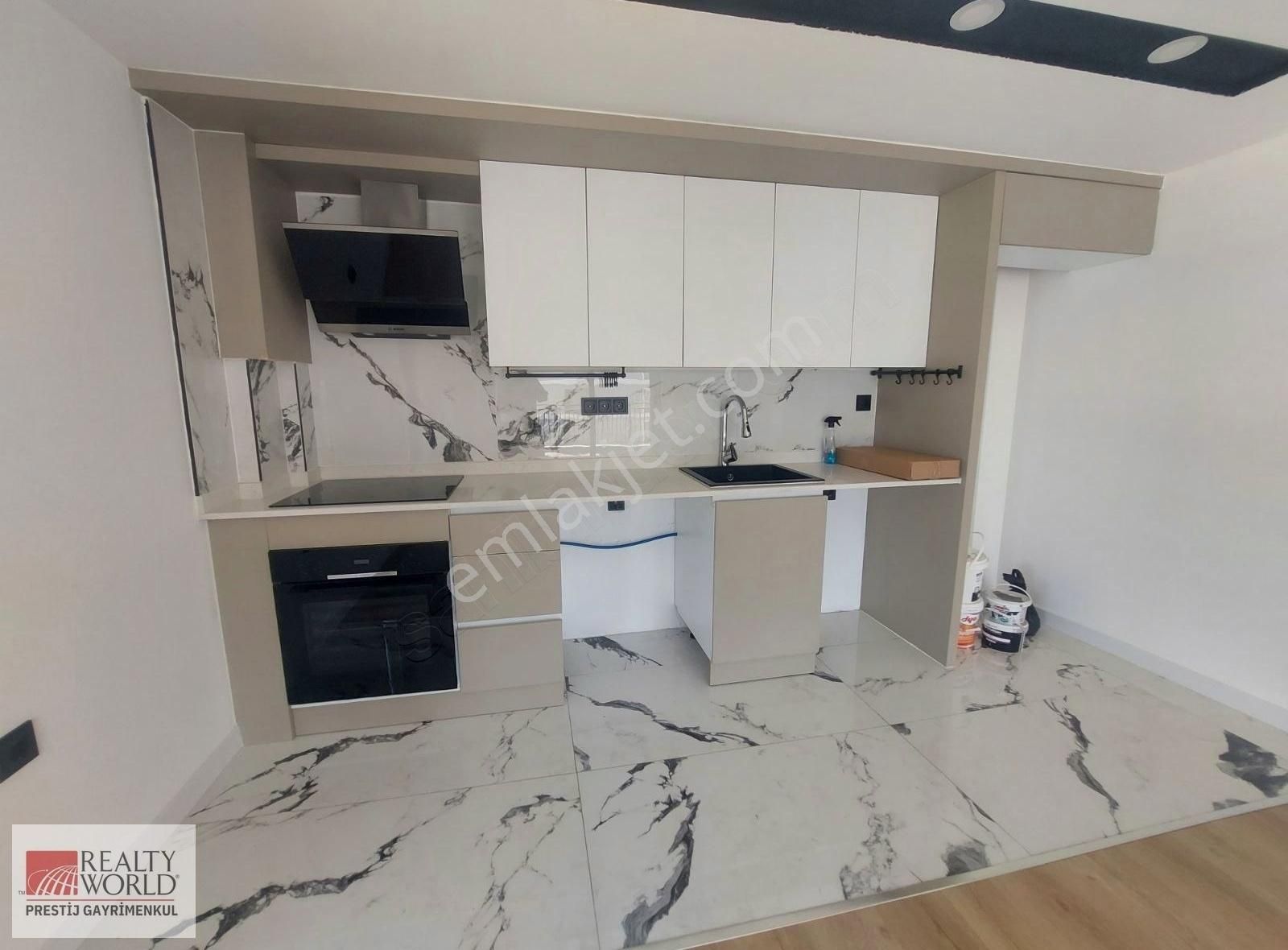 Antalya Altıntaş'ta Ebeveyn Banyolu Satılık 2+1 Daire
