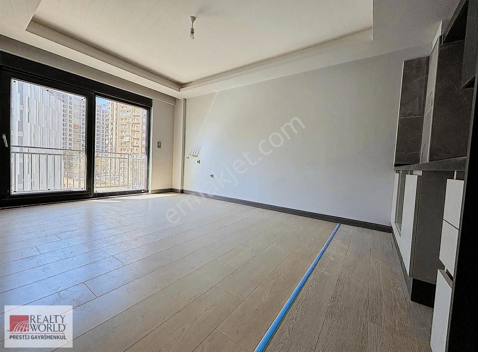 1+1 Geniş Site İçinde Güney Cephe Daire (hamam/sauna/havuz)