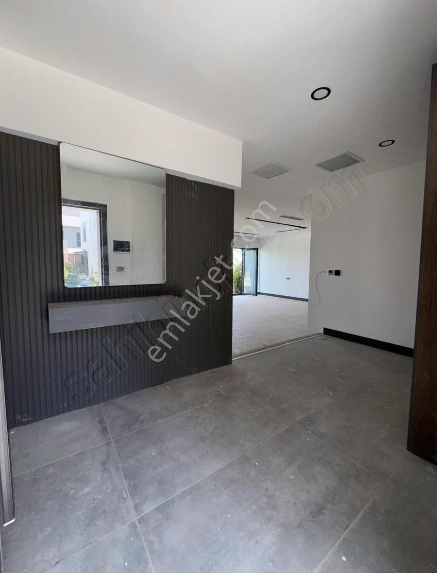 Odabaşında Müstakil Havuzlu Ultra Lüx Triplex Villa - Görsel 23