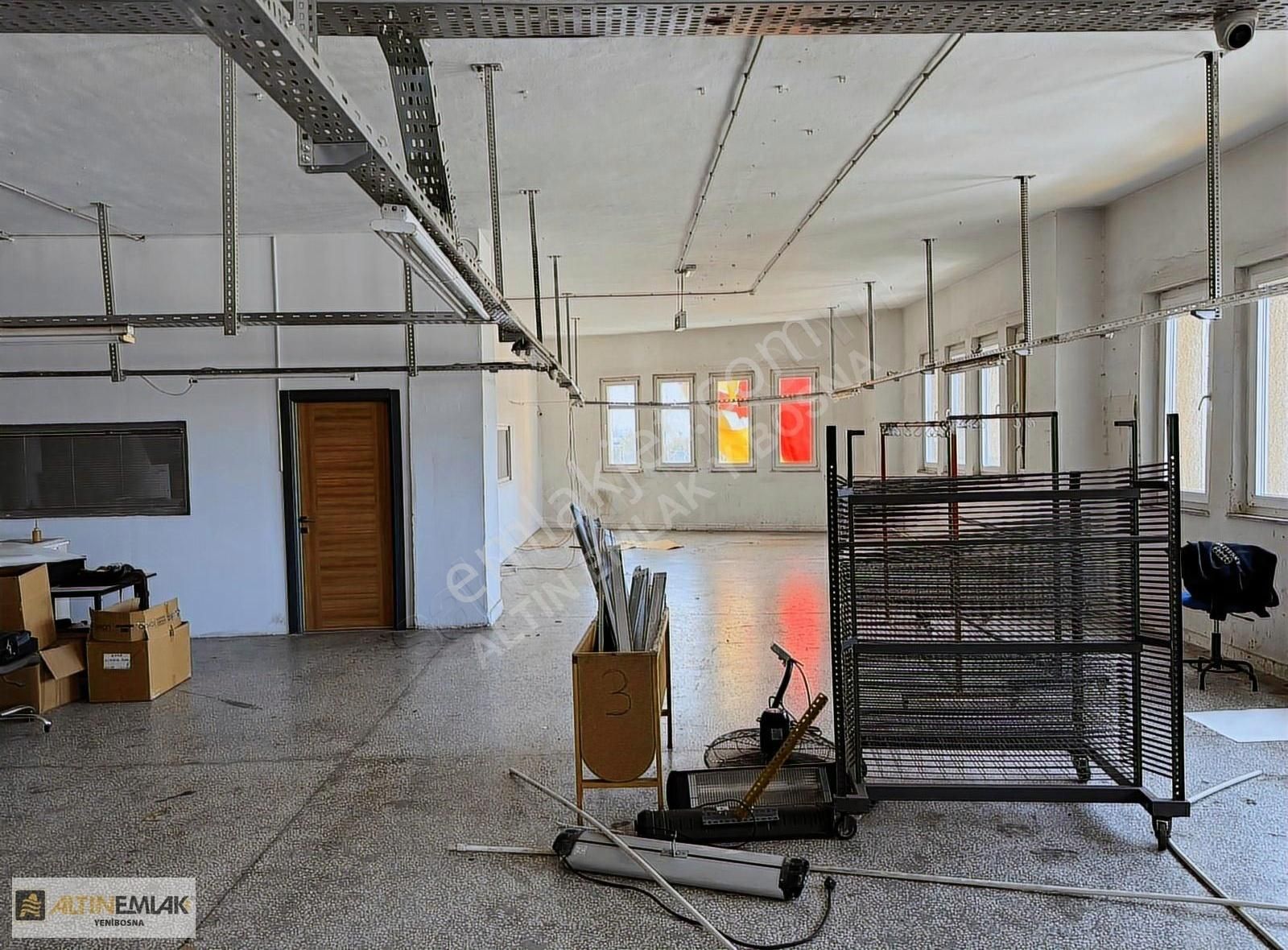 Yenibosnada İmalata Uygun 2500m2 İş Hanında Katlar - Görsel 33