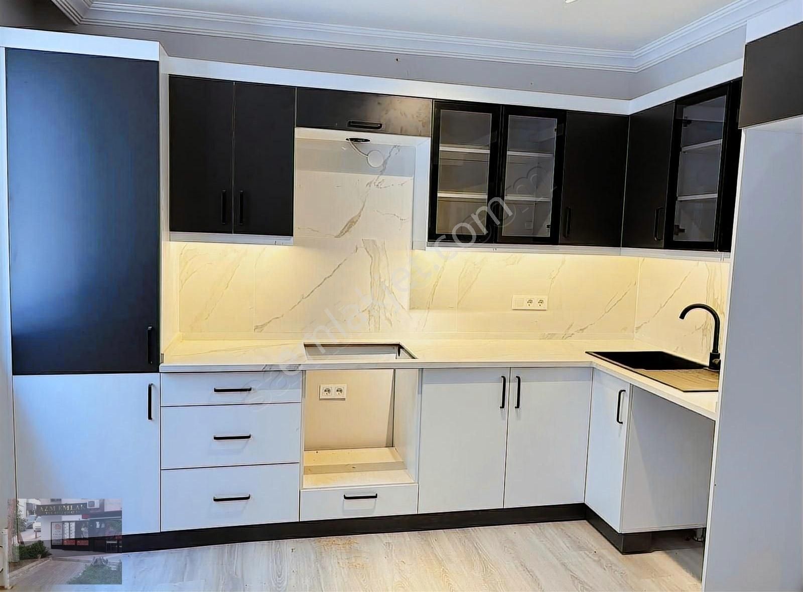 Güzelyalı Park Yakını 3+1 110 M2 İçi Full Yapılı Y.giriş