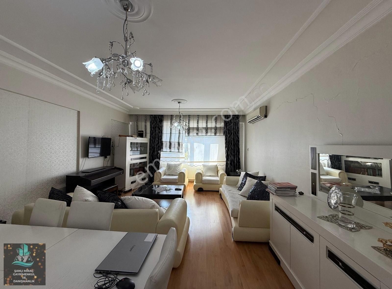 Şanlı Miraç'tan 35 Mt Yol Civarı Satılık 4+1 Köşe Başı Daire