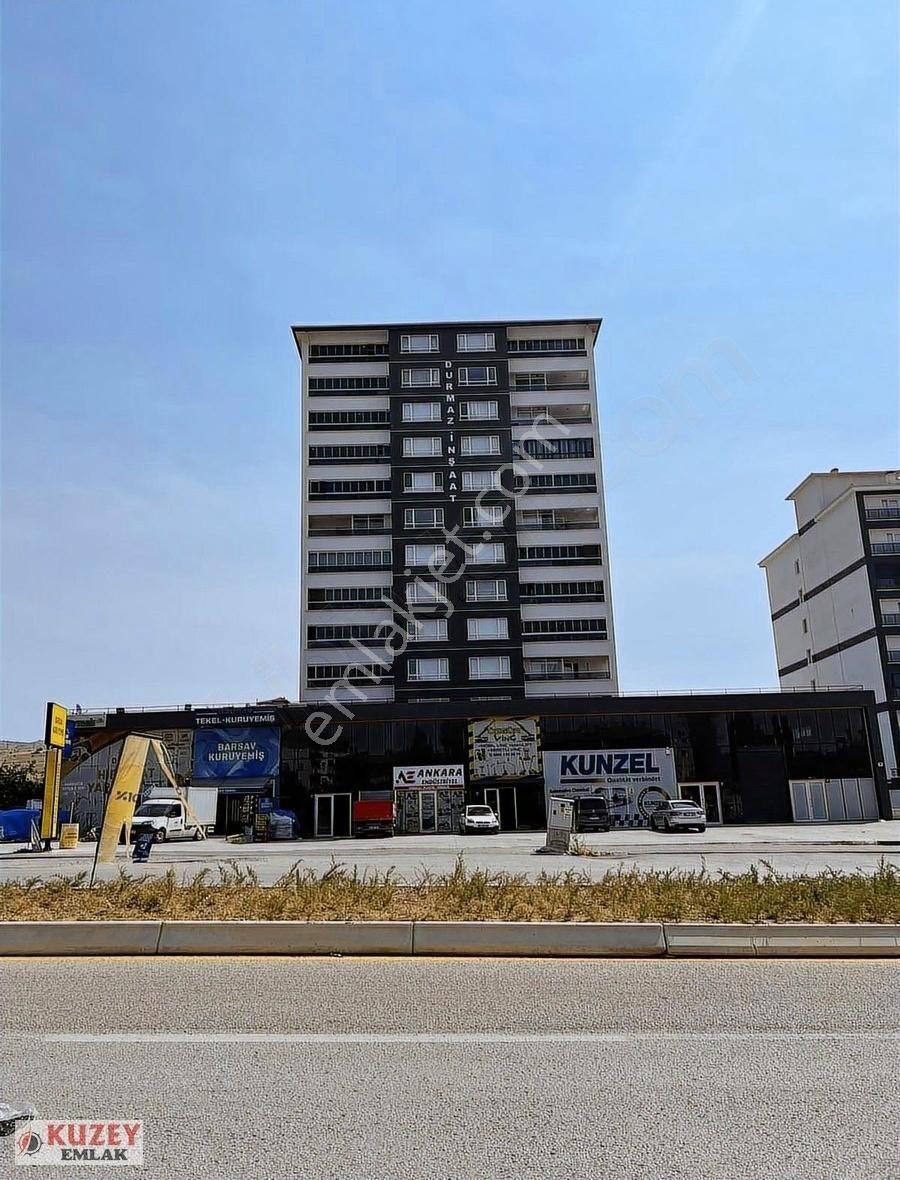 Kuzey Emlaktan Ara Kat Klima Kapalı Otopark Caddeye Cephe