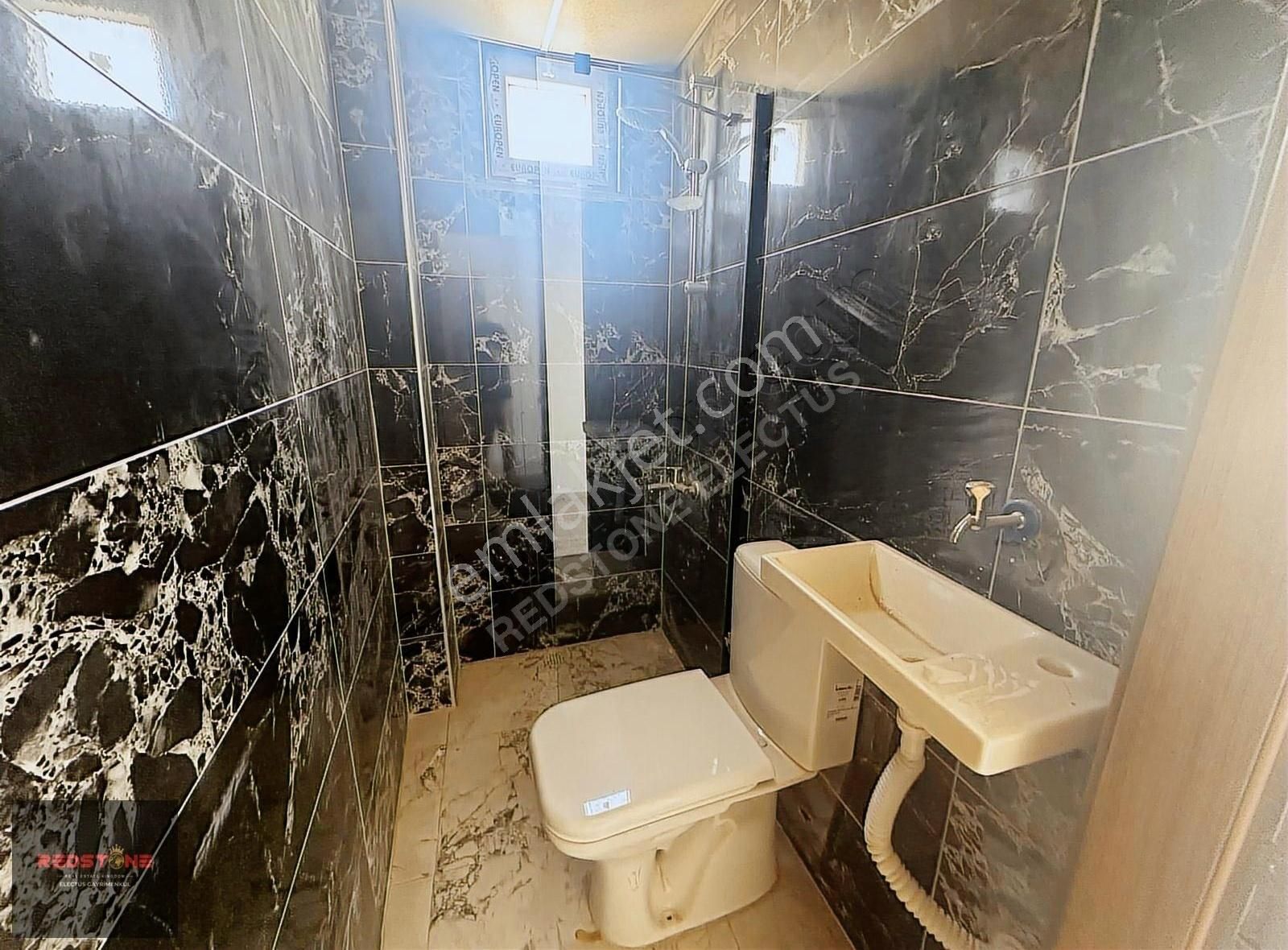 Redstone'dan Rumeli Mah. Site İçi Kiralık 2+1 Daire