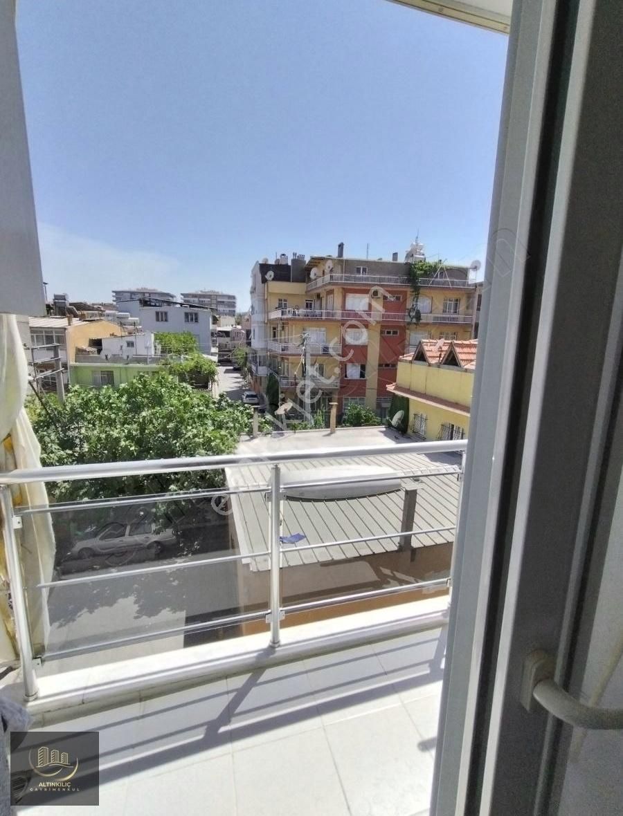 Altınkılıç Emlak'tan Karabağlar Mahallesi'nde 3+1 Daire