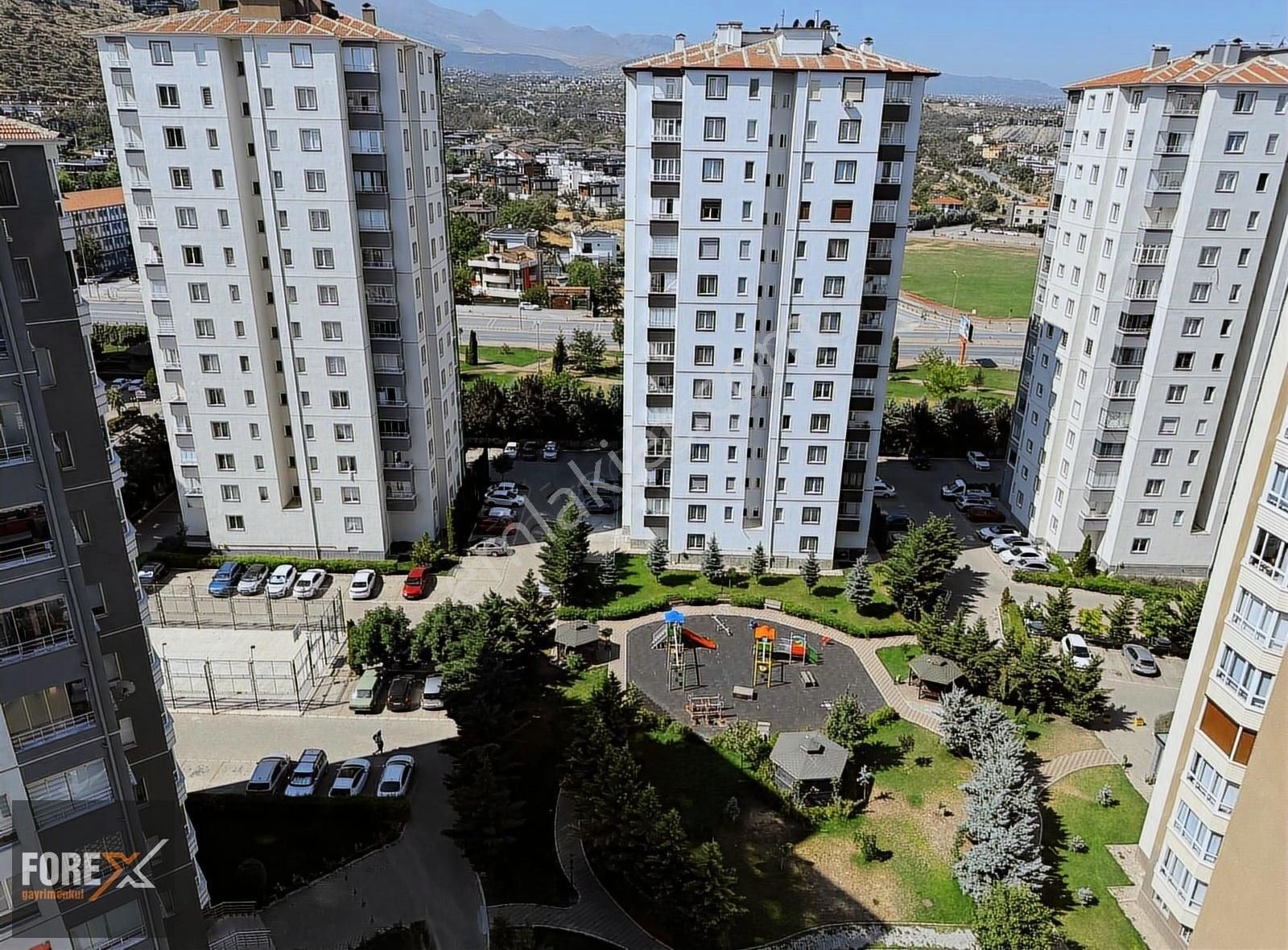 Talas Bahçelievlerde Gayet Geniş Yamaç Sitesinde Kiralık 3+1 D.