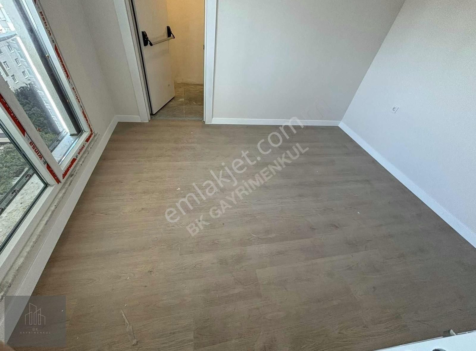 Bk'dan Şenesenevler'de Deniz Manzaralı Sıfır Bina'da Kiralık 3+1