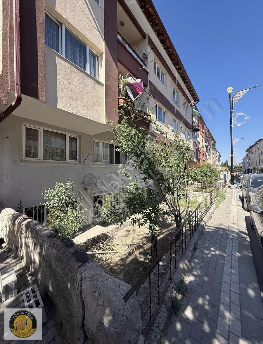 Yörükoğlu Gayrimenkulden Çarşı Merkezli Satılık 2+1 Daire