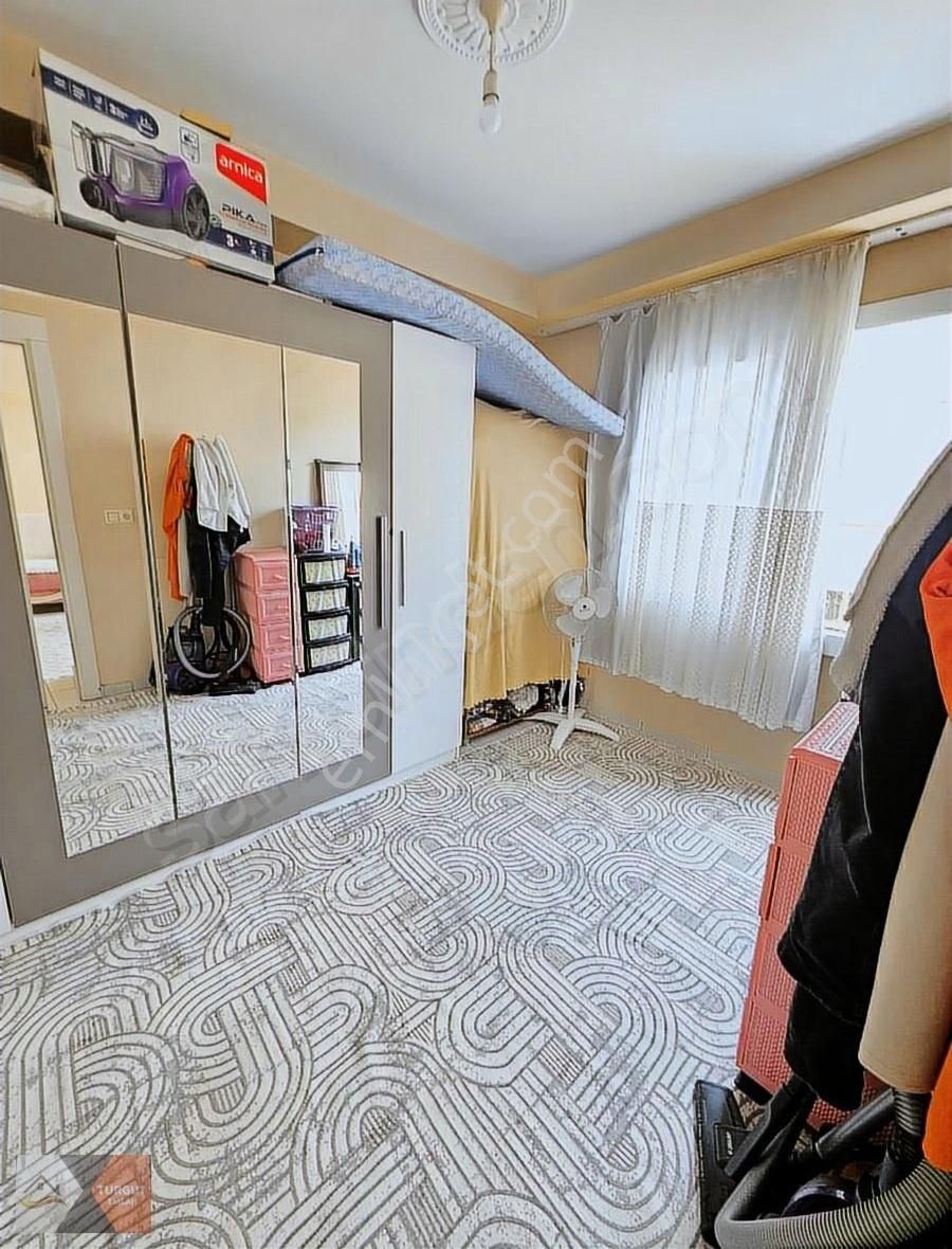 Mersin Gündoğdu'da 2 Katlı 3 Daire 1 Dükkan 200 M2 Müstakil Ev - Görsel 3