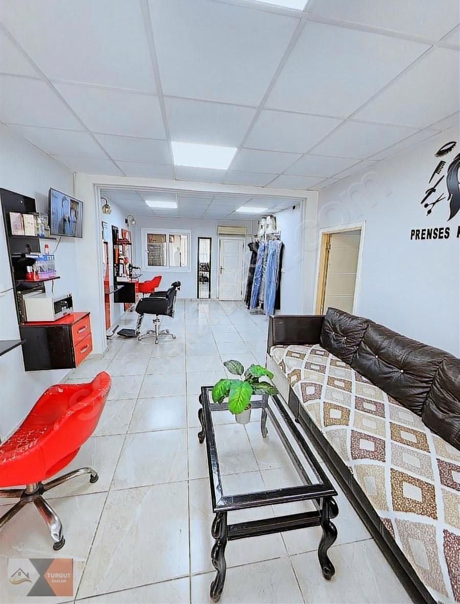Mersin Gündoğdu'da 2 Katlı 3 Daire 1 Dükkan 200 M2 Müstakil Ev - Görsel 27