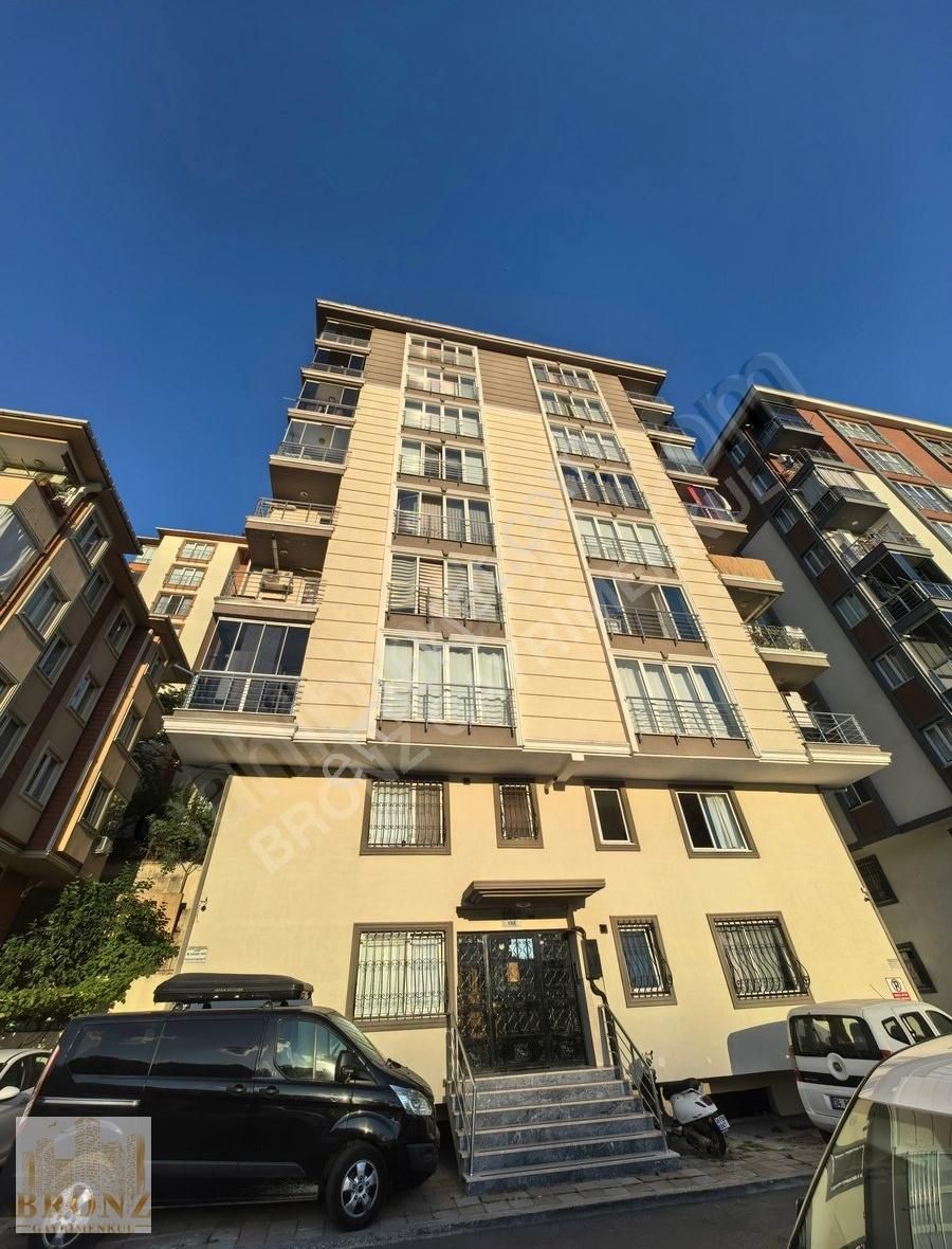 Akdeniz Caddesinde Park Manzaralı Önü Kapanmaz 3+1 Arakat Daire