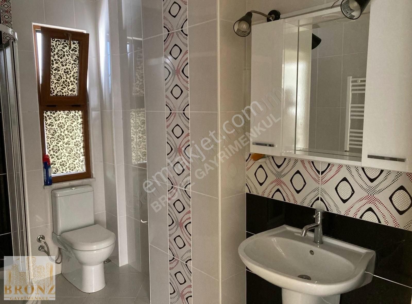 Süper Lokasyon Hastaneye Çok Yakın A.otoparklı 3+1 Arakat Daire