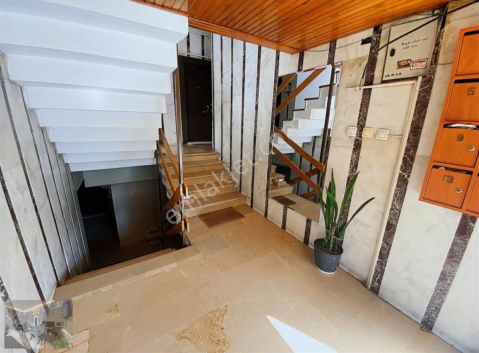 Kadıköy Kozyatağı Mah Geniş Kullanışlı Temiz Kiralık 3+1 Daire..