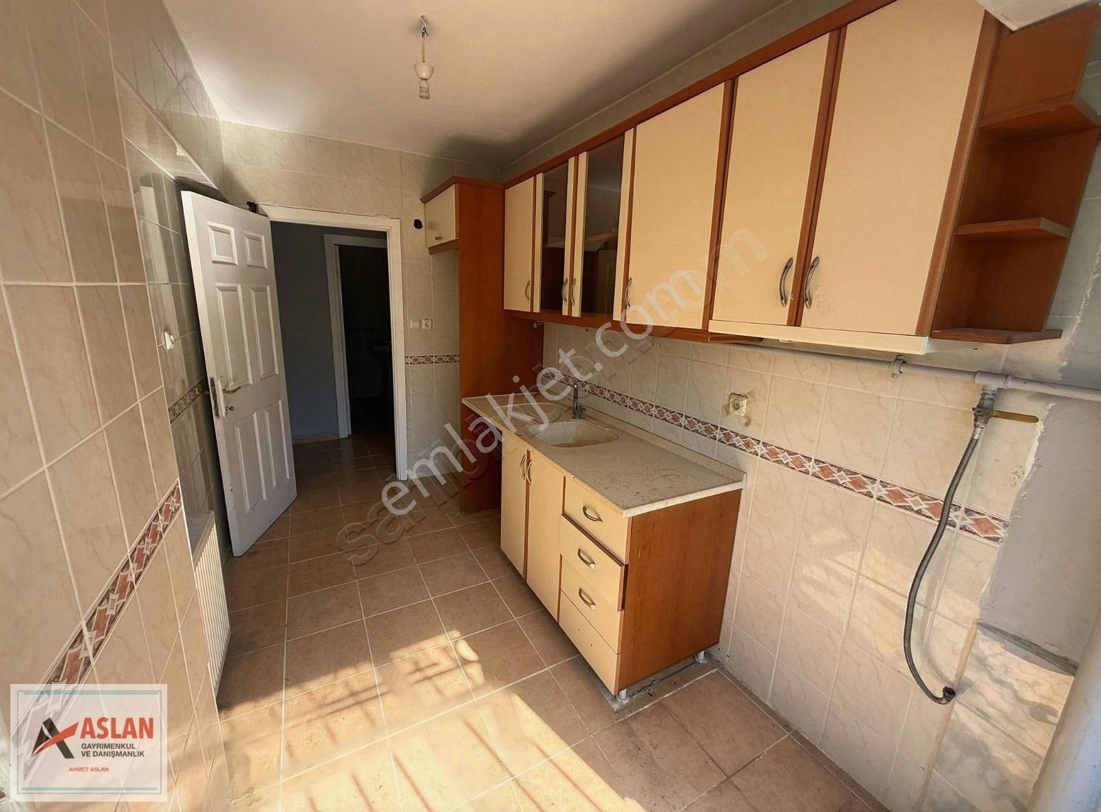 Çengelköy Mesaya Evlerine Komşu 3+1/130 M2 Arakat Daire