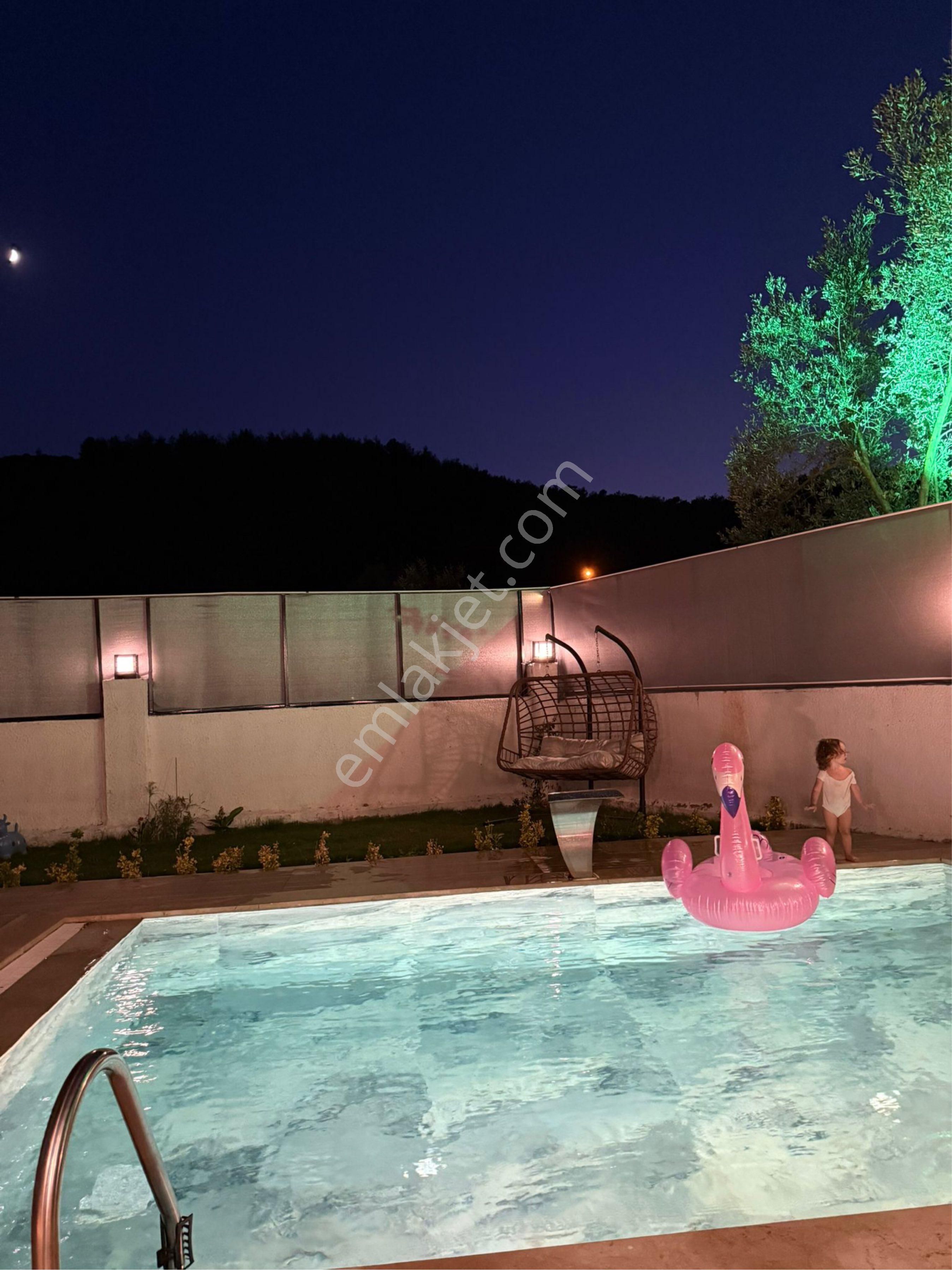 İncirköy’de 3+1 Mustakil Havuzlu Eşyalı Villa Satılık - Görsel 5