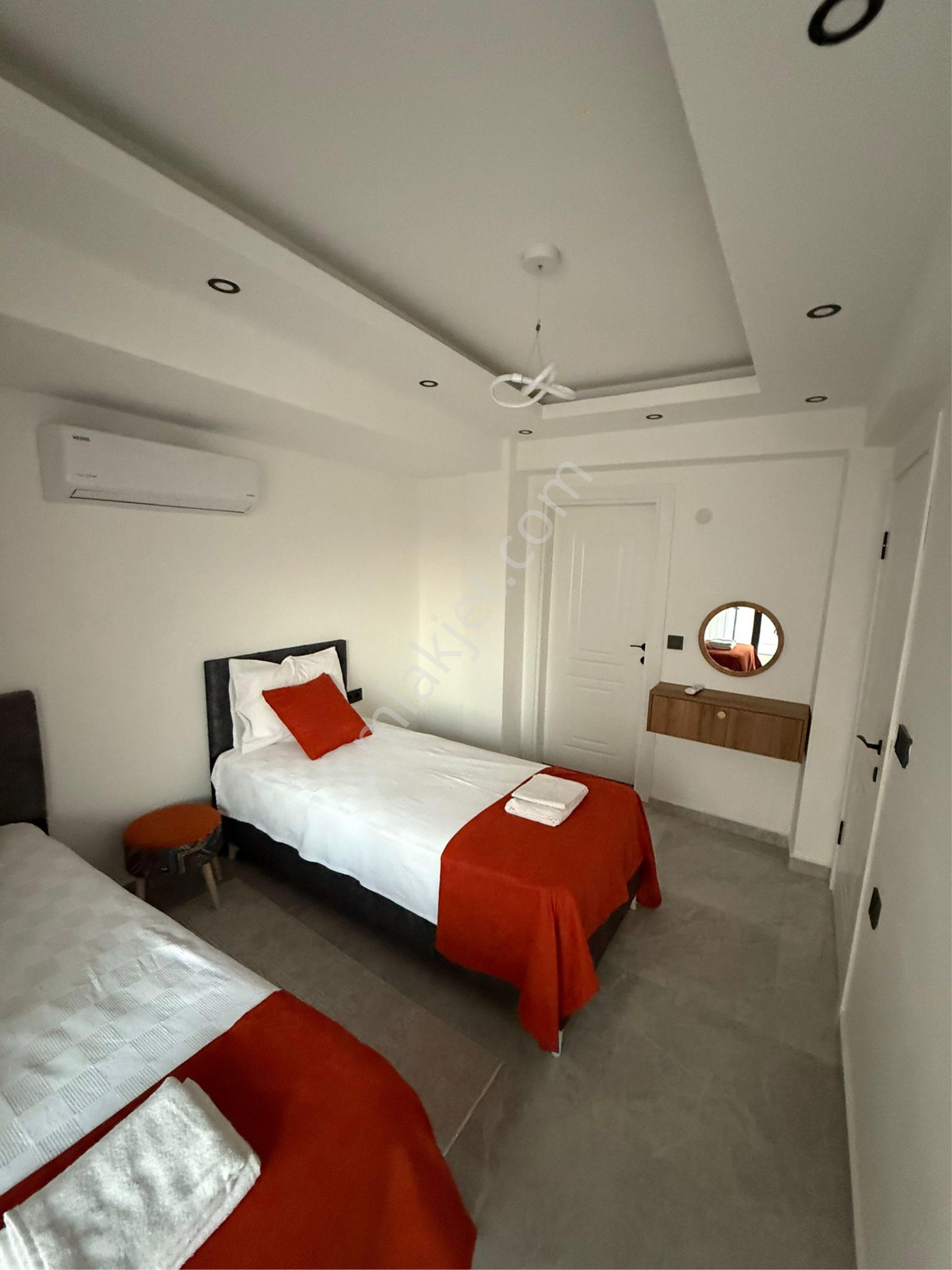 İncirköy’de 3+1 Mustakil Havuzlu Eşyalı Villa Satılık - Görsel 14