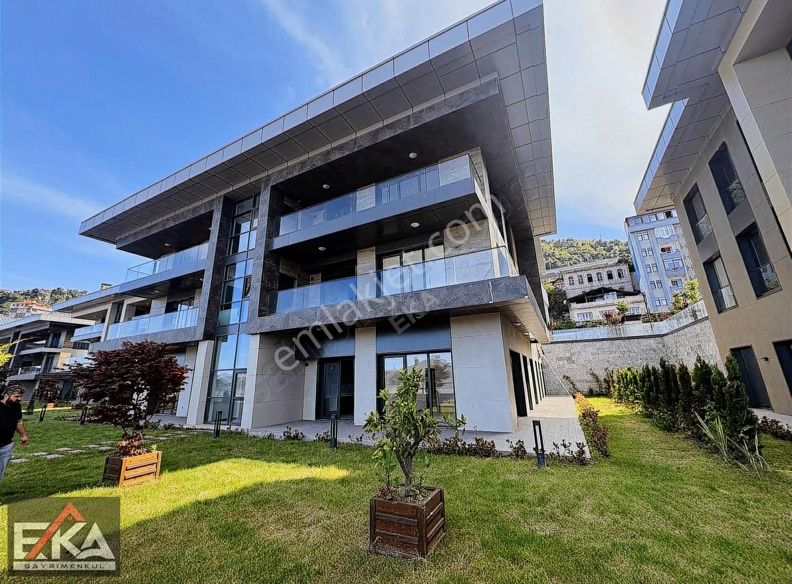 Eka' Çömlekçi Tokide Fırsat Bahçe Katı Kiralık Daire