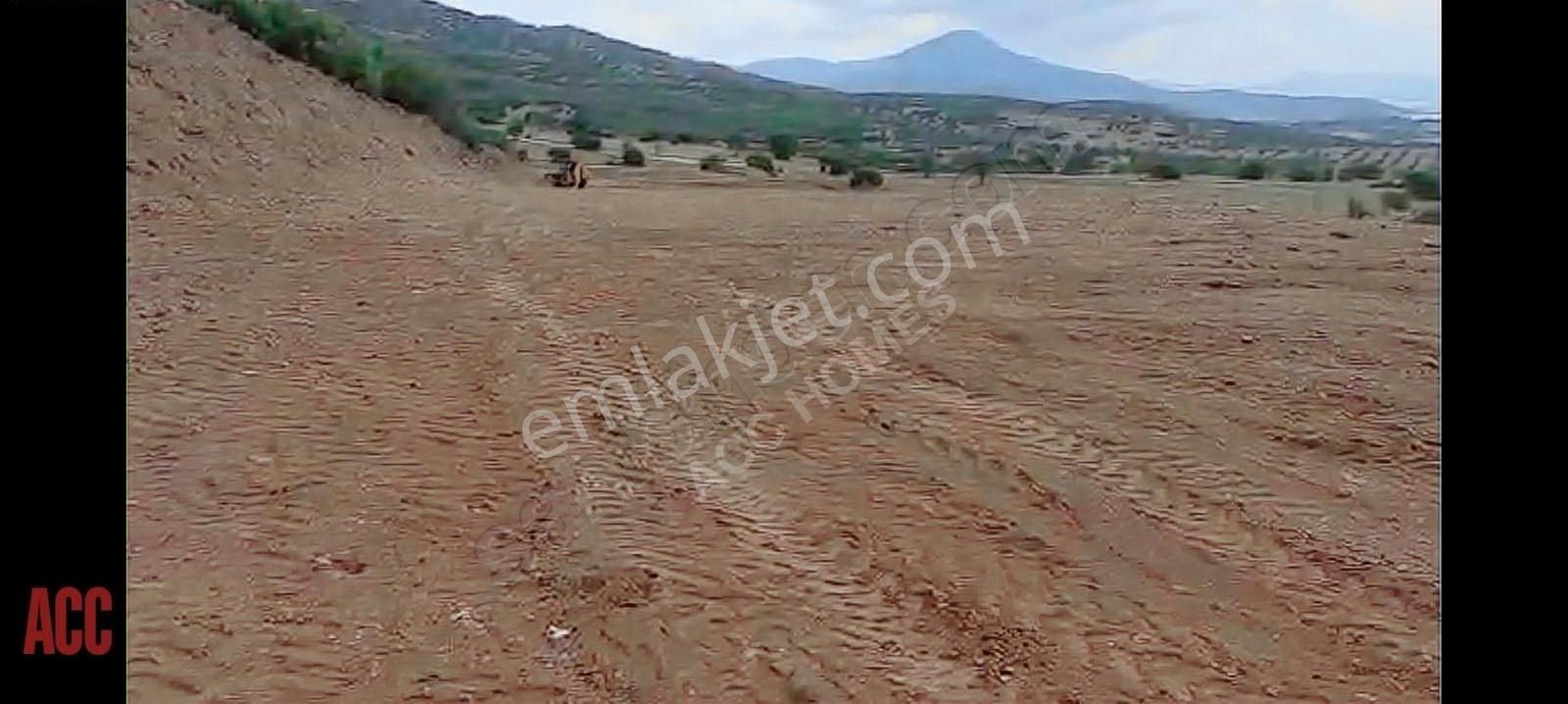 Göl Manzaralı Emsalsiz Fırsat Yatırımlık Tarla - Görsel 2
