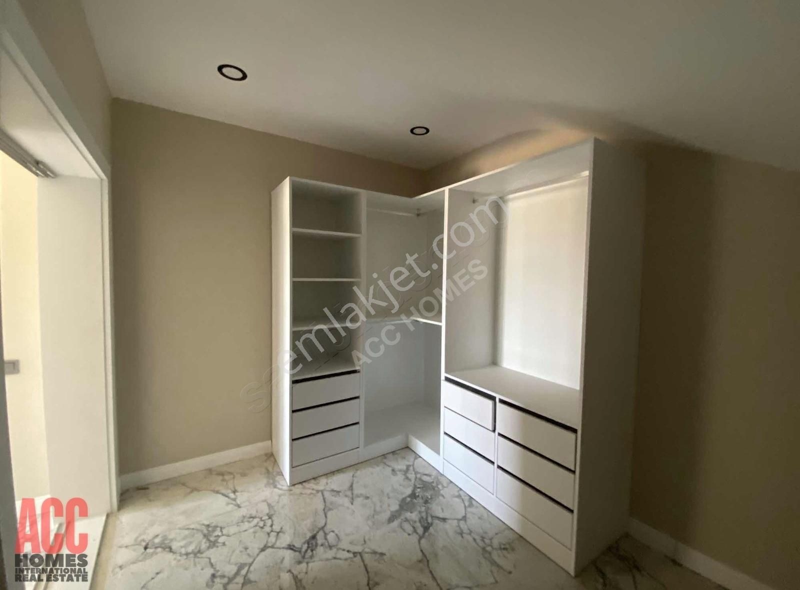 Odabaşı'nda Satılık 5+1 Tripleks Villa