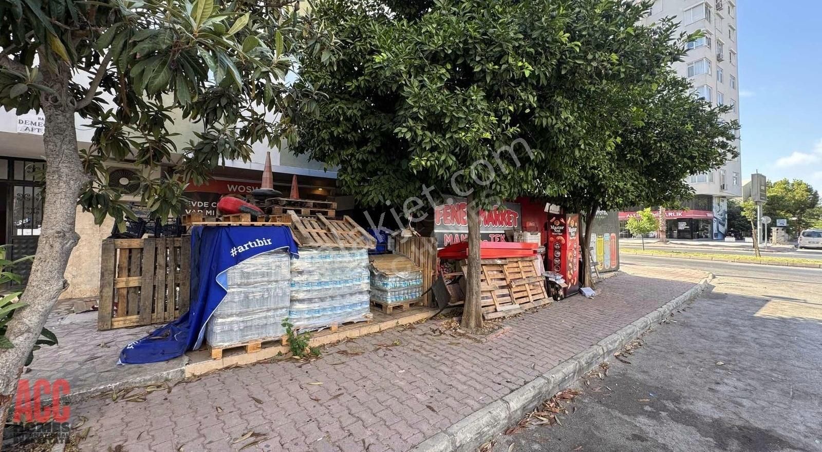 Fener Mahallesi Cadde Üstü Satılık Dükkan