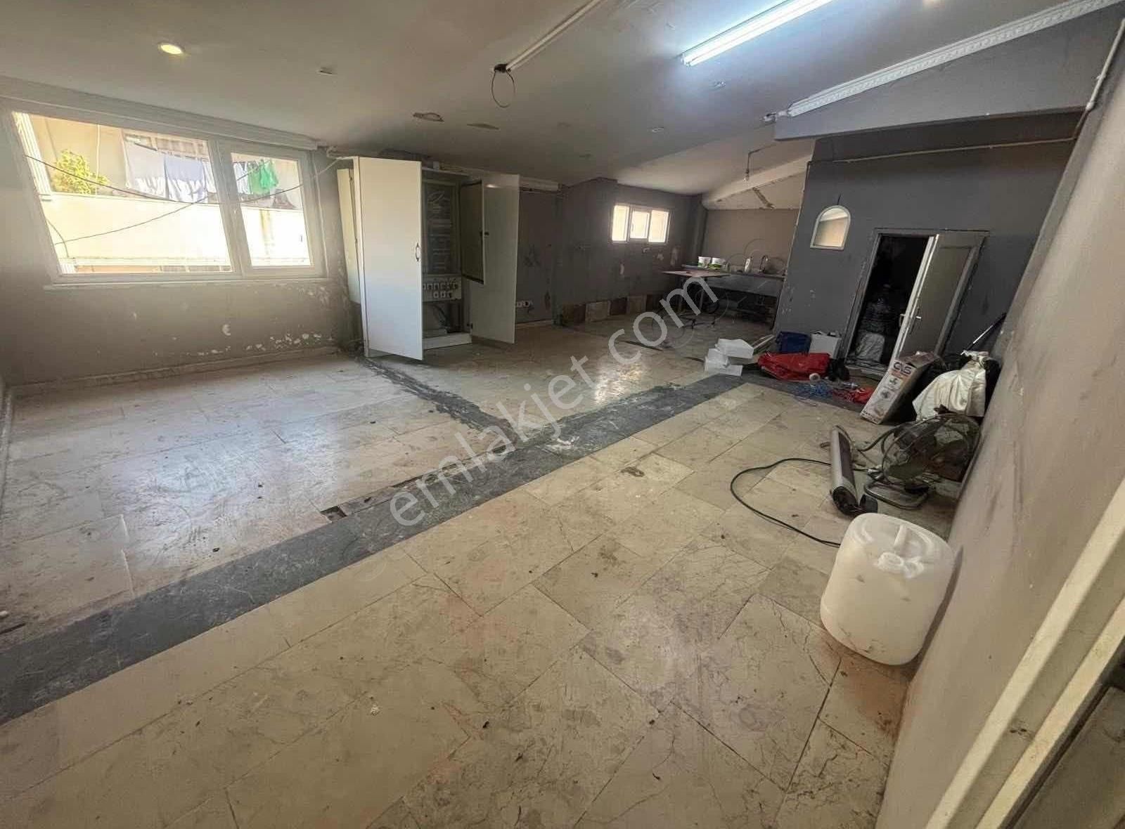 Caddes Üstünde 700 Mt2 Kiralık İşyeri