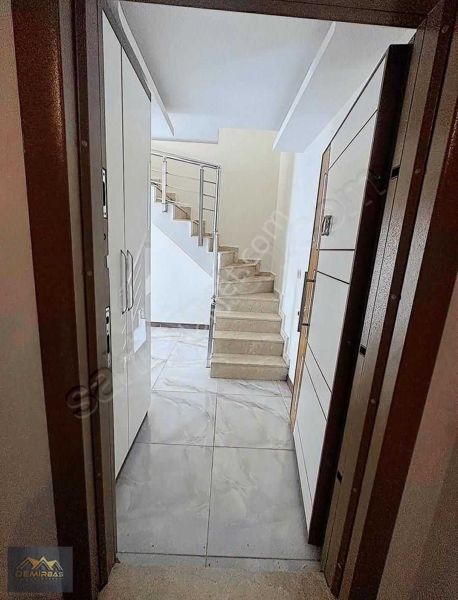 Demirbaş Gayrimenkulden Kiralık 4+1 Dublex Daire