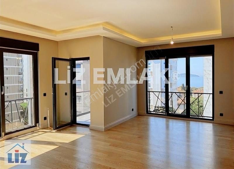 Şaşkınbakkal Sahil Tarafında Balkon Deniz Manzaralı 135m2. 3+1 - Görsel 13