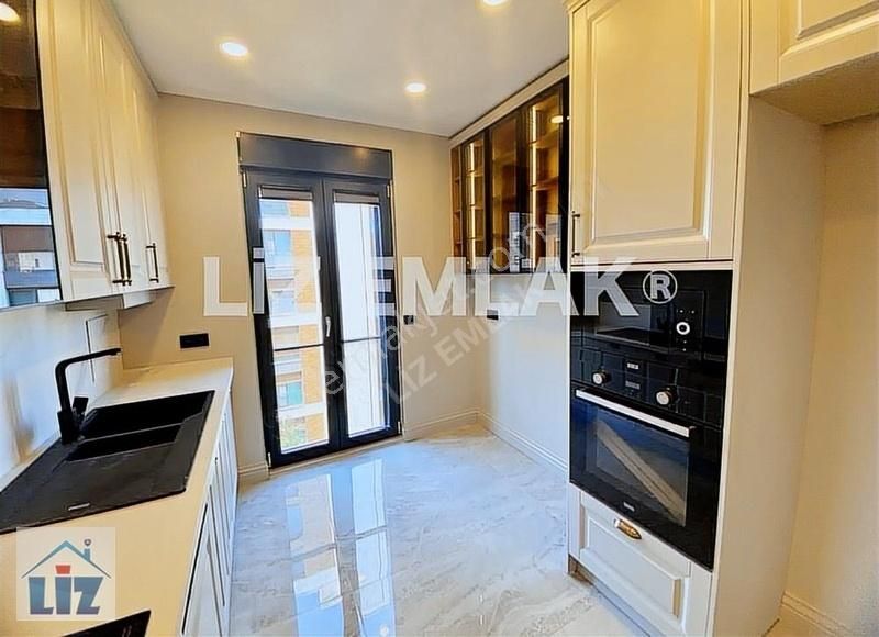 Şaşkınbakkal Sahil Tarafında Balkon Deniz Manzaralı 135m2. 3+1 - Görsel 19