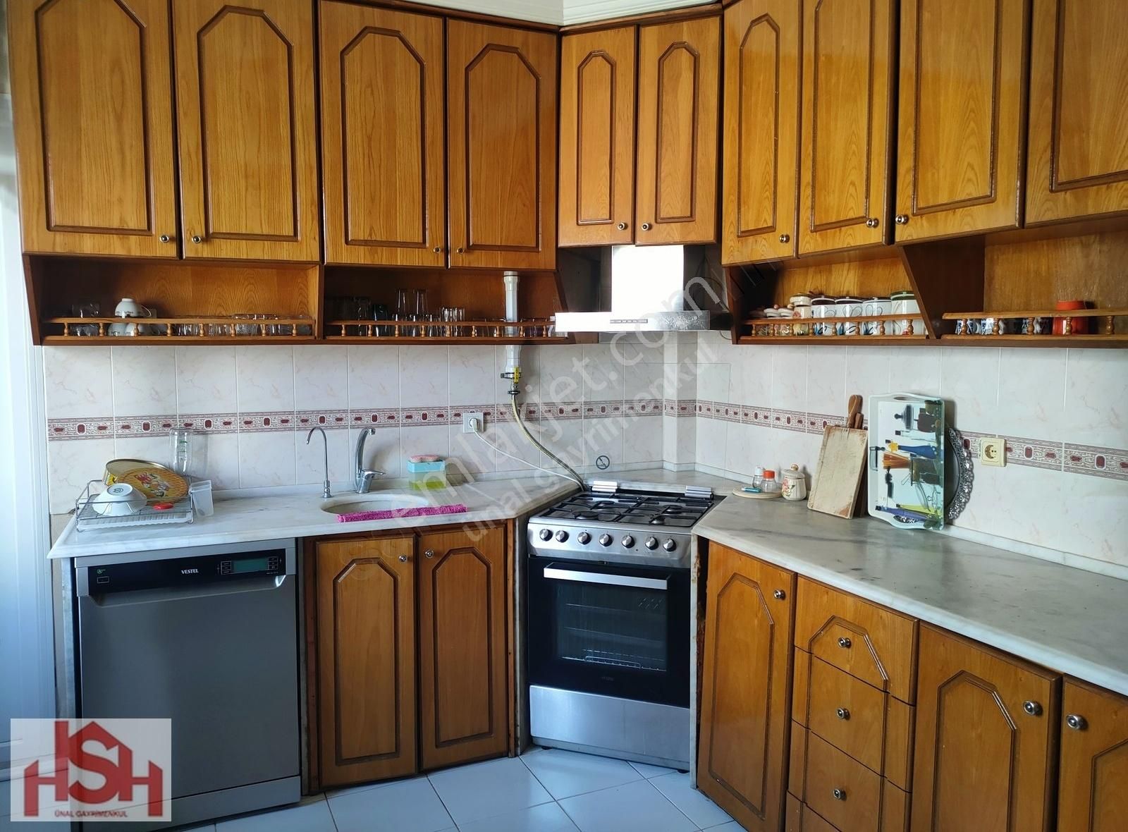 Kuvetli Mah. 150 M2 3+1 Eşyalı Kiralı Ara Kat Tek Daire