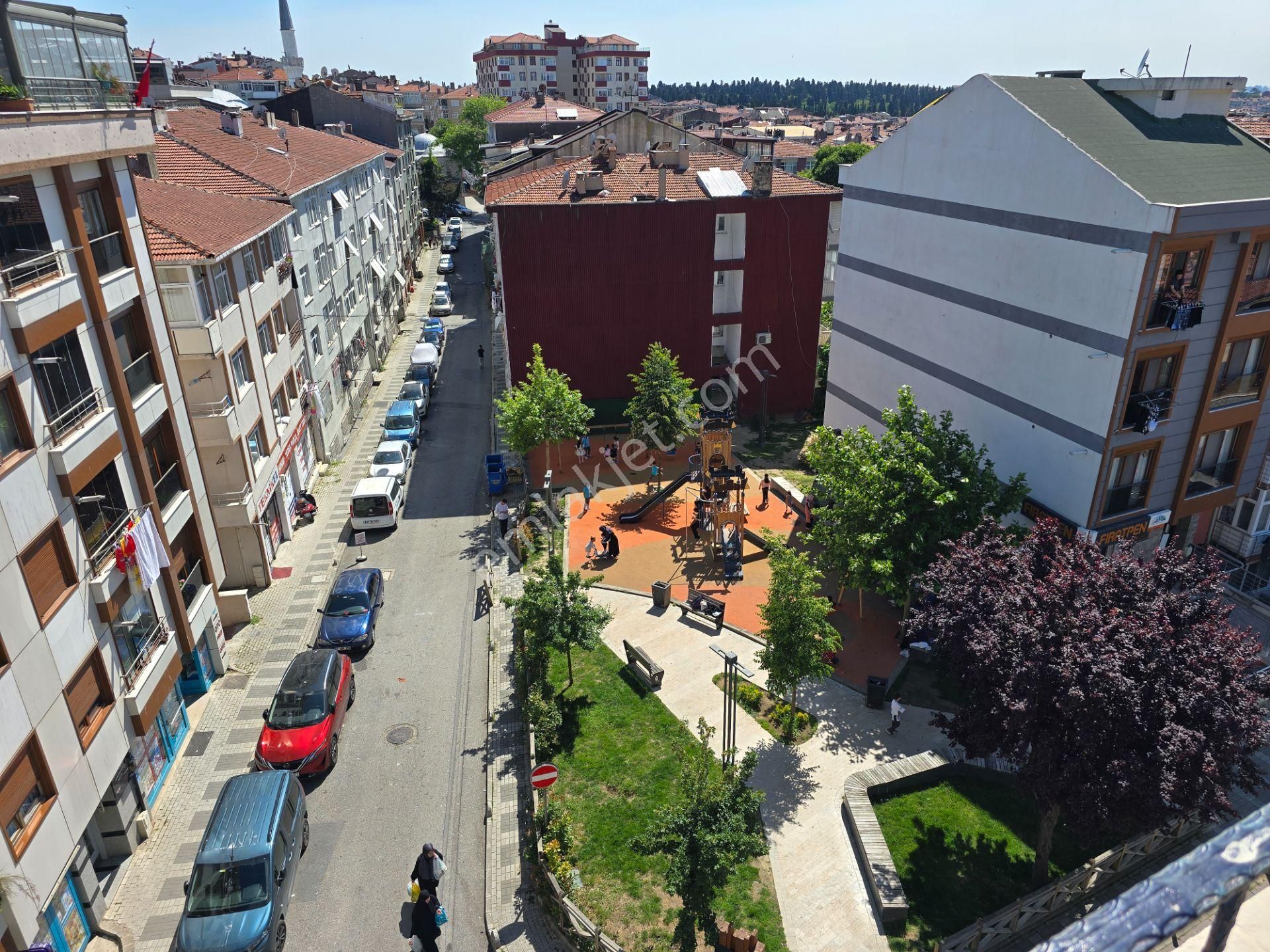 Deluxe 26 ' Dan Merkeze Yakıne Teraslı 3+1 100 M2 Fırsat Daire