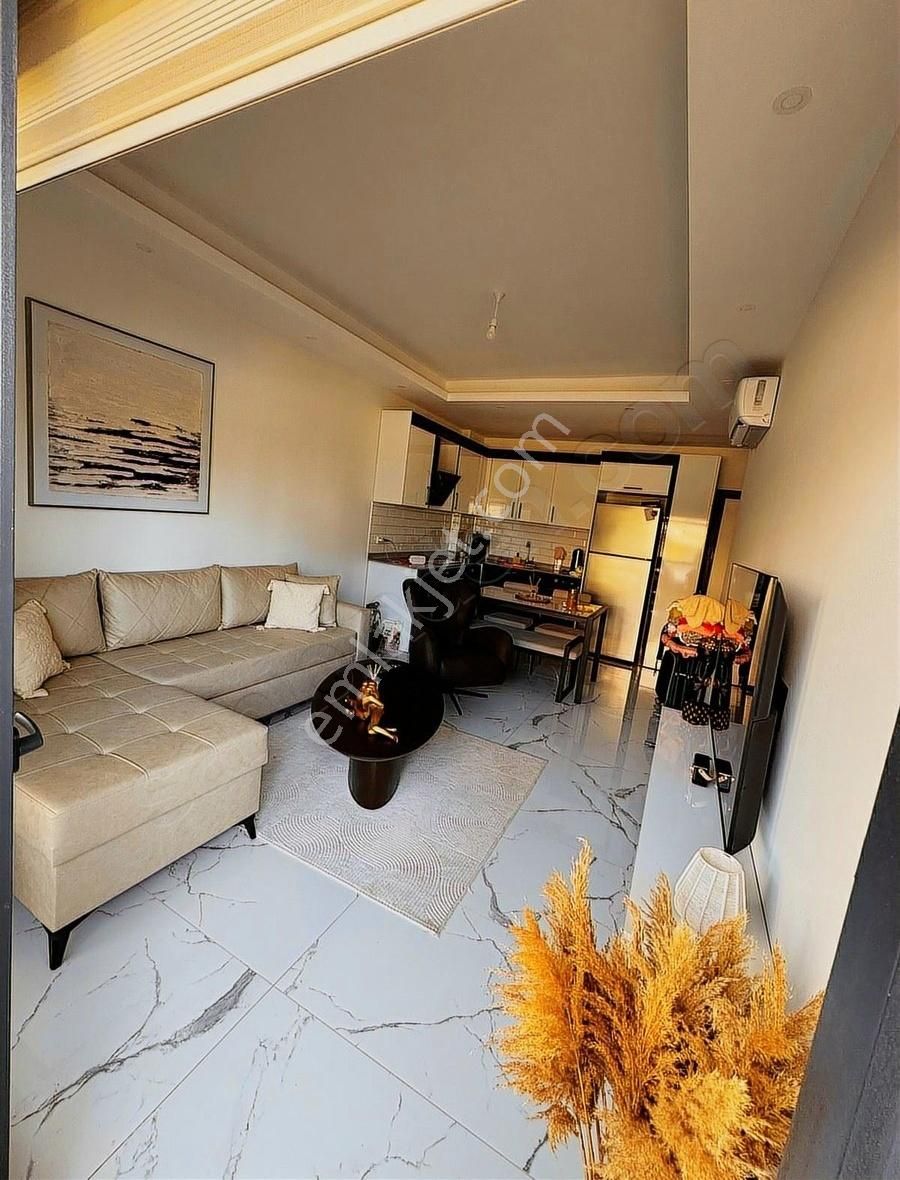 Obada Havuzlu Site İçerisinde Eşyasız 1+1 Kiralık Daire