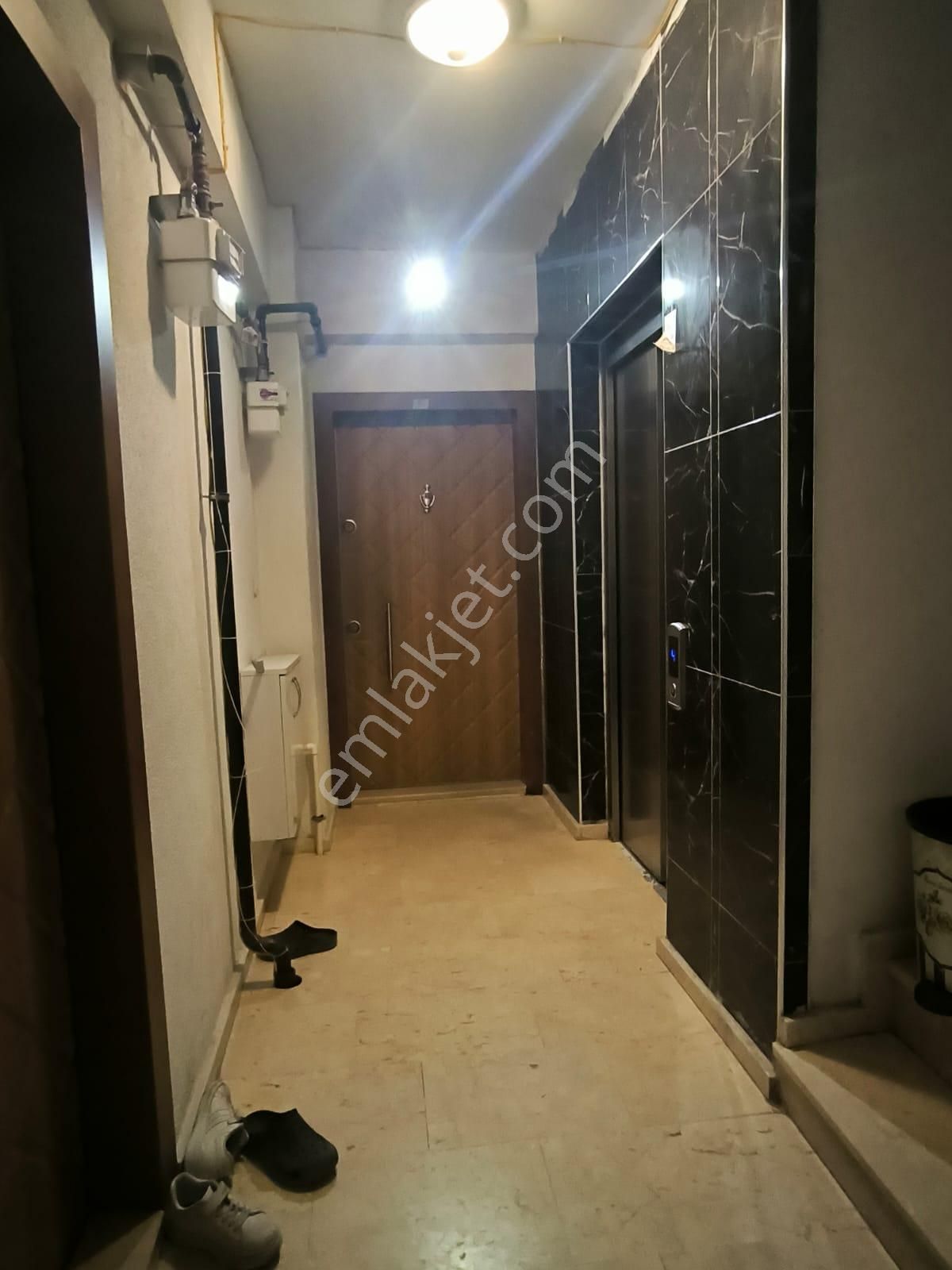 Eskule Avm Arkasında 3+1 Aile Binası