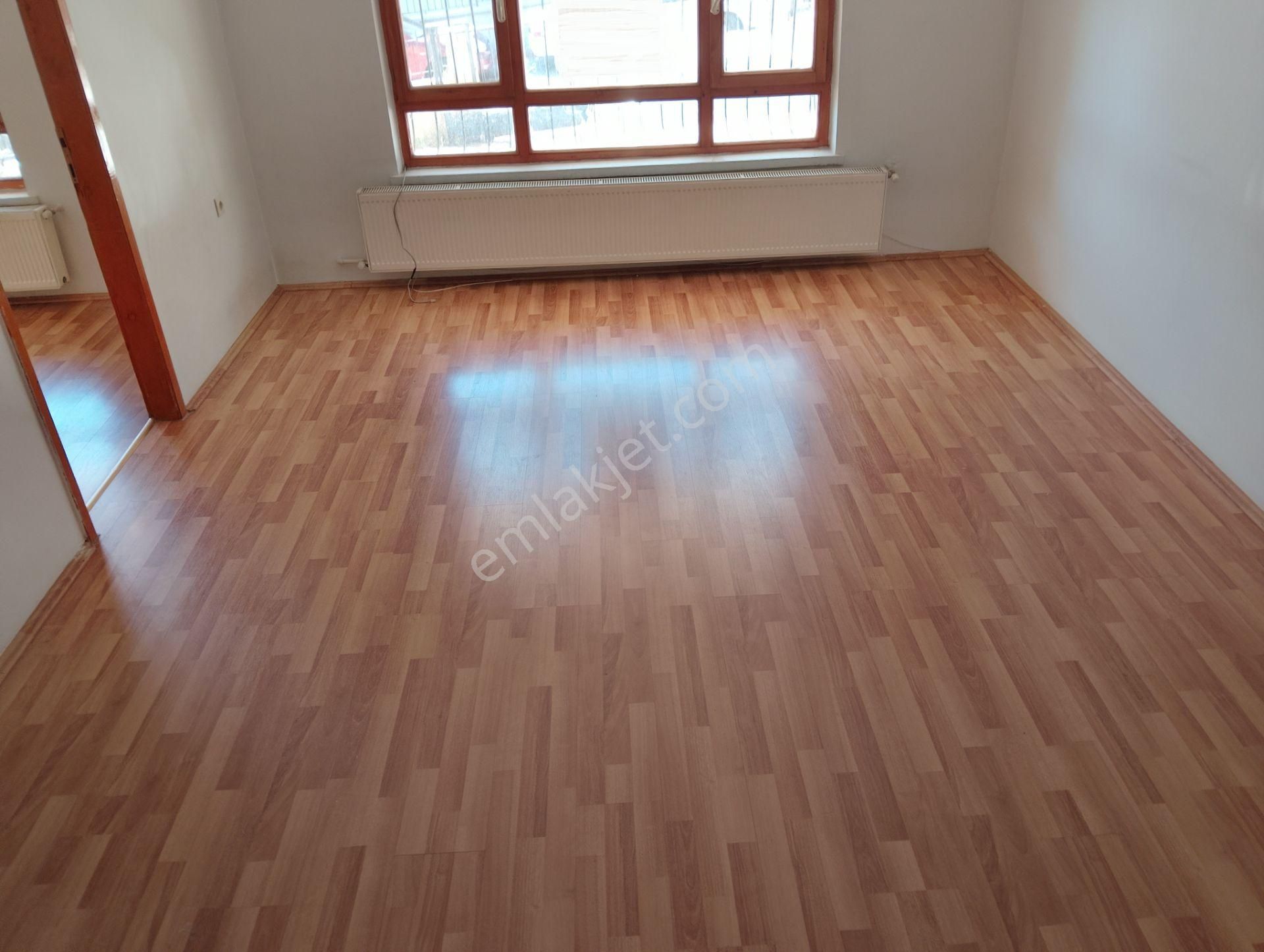 Keçiören Yeşiltepede 3+1 Cadde Üzeri 1.kat Geniş Daire