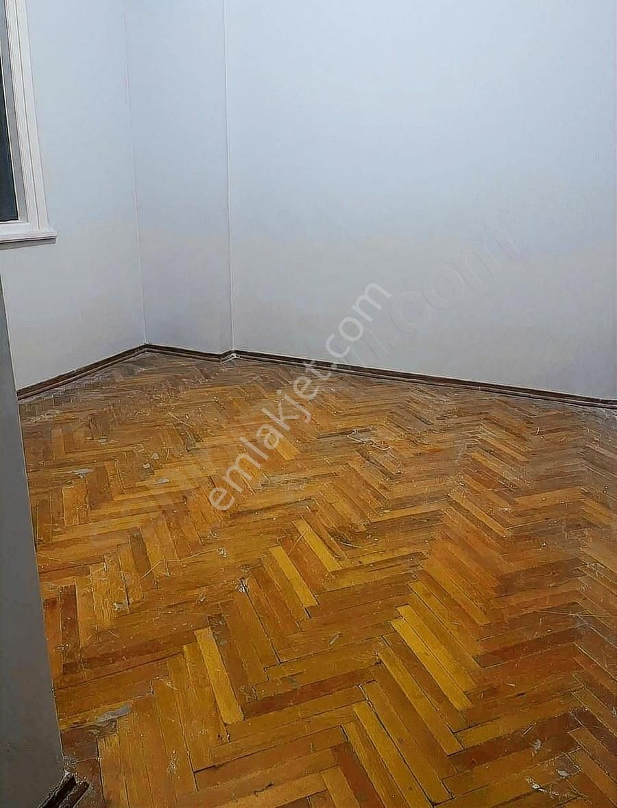 Engin Erdem'den Merterde Kiralık 3+1 Daire