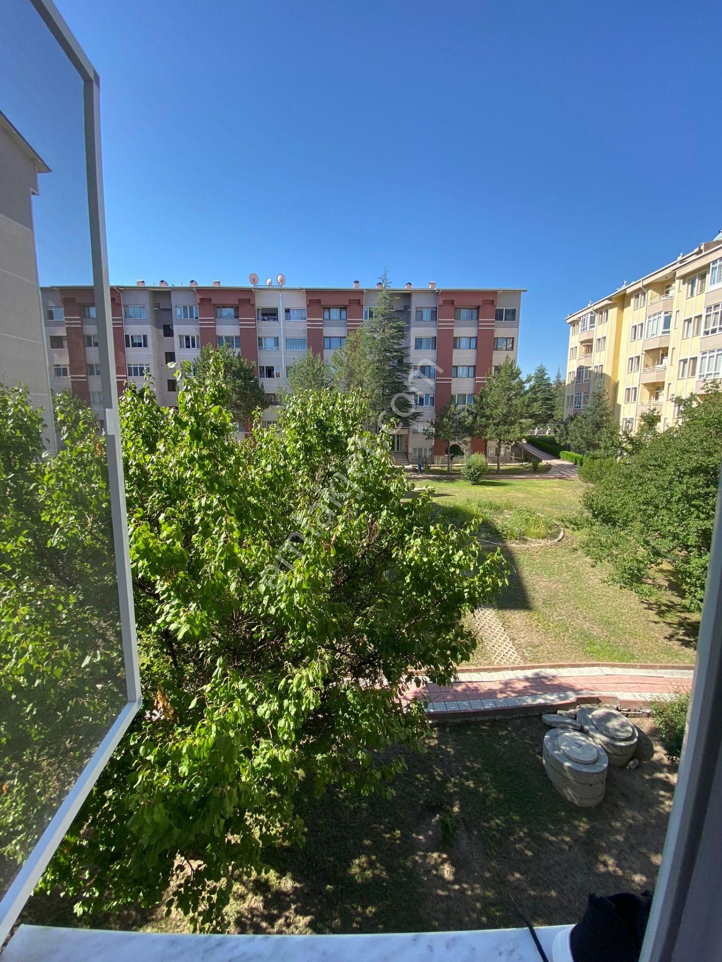 Sincan Fatih'te Site İçinde Harikalar Diyarı Yakını Satılık Daire