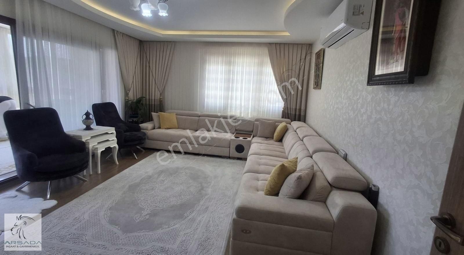 Kuşadası'nda Geniş 3+1