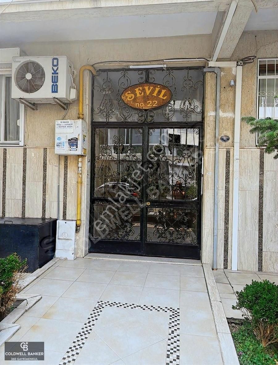 Karşıyaka, Nergis Mahallesinde 3 + 1 Kiralık Daire