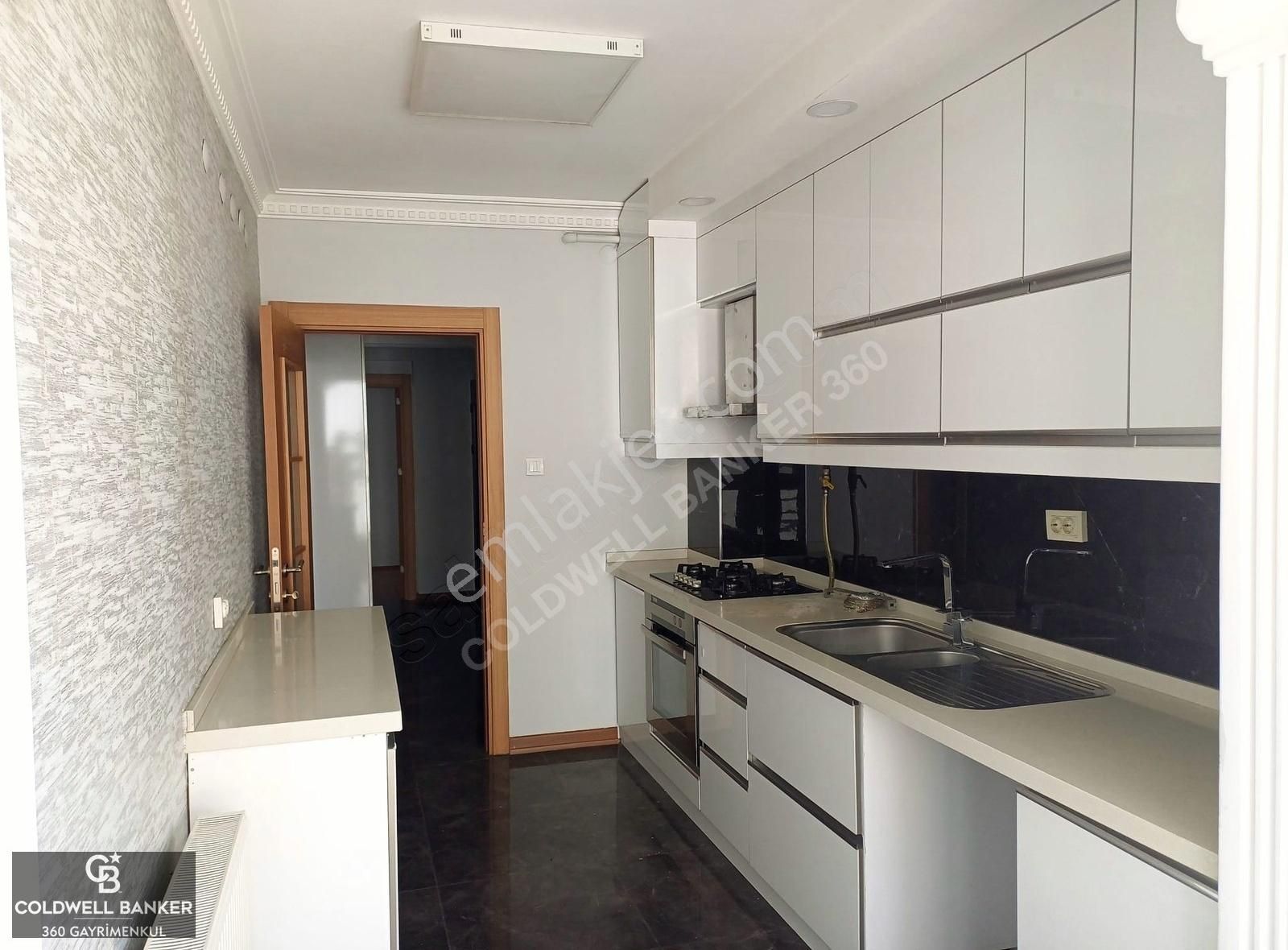 Karşıyaka Emniyet Müdürlüğü Yakını 3+1 Kiralık Daire