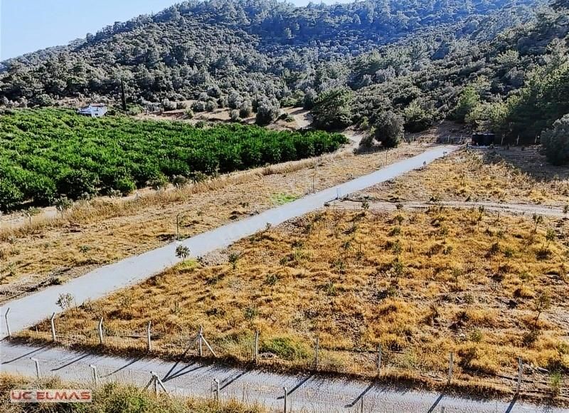 Üç Elmastan Ahmetbeyli Denizine Çok Çok Yakın 201 M²süper Bahçe