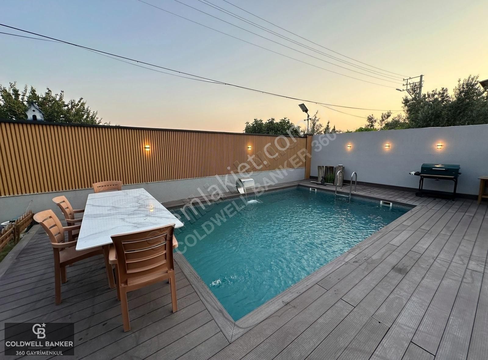 Urla Kalabak'ta 550m2 Doğayla İç İçe Full Eşyalı Villa - Görsel 6