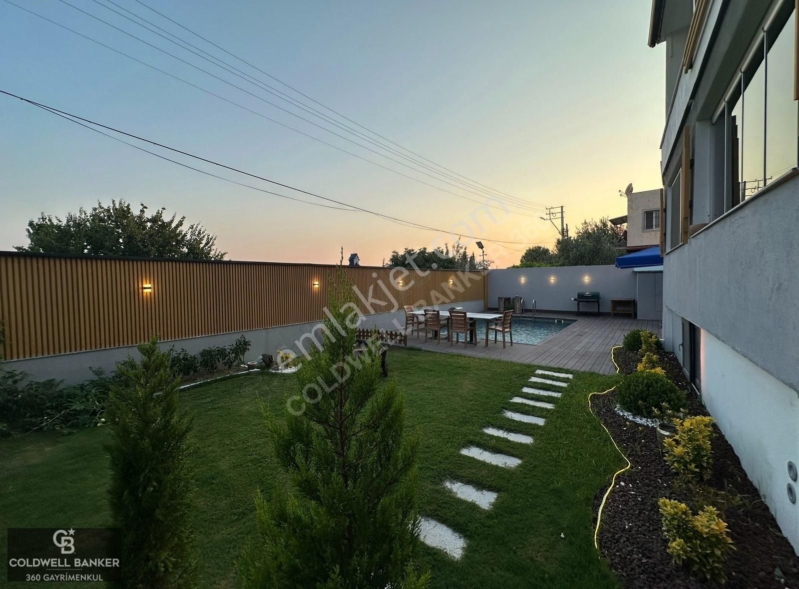 Urla Kalabak'ta 550m2 Doğayla İç İçe Full Eşyalı Villa - Görsel 22