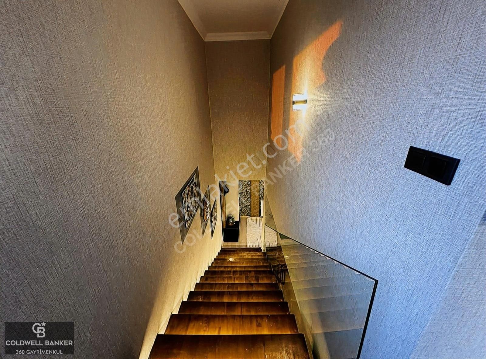 Urla Kalabak'ta 550m2 Doğayla İç İçe Full Eşyalı Villa - Görsel 18