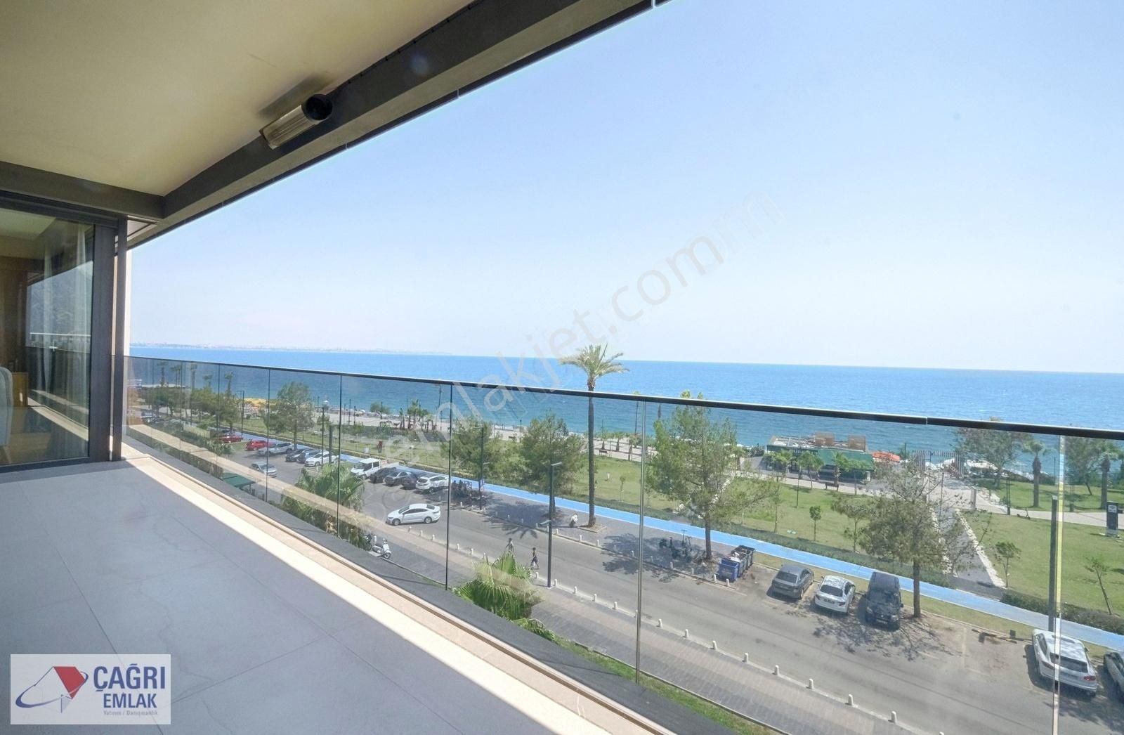 Çağrı Emlak'tan Konyaaltında Denize Sıfır Lüks 4+1 Satılık Daire - Görsel 11