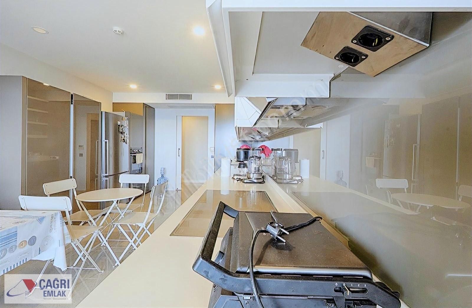 Çağrı Emlak'tan Konyaaltında Denize Sıfır Lüks 4+1 Satılık Daire - Görsel 19