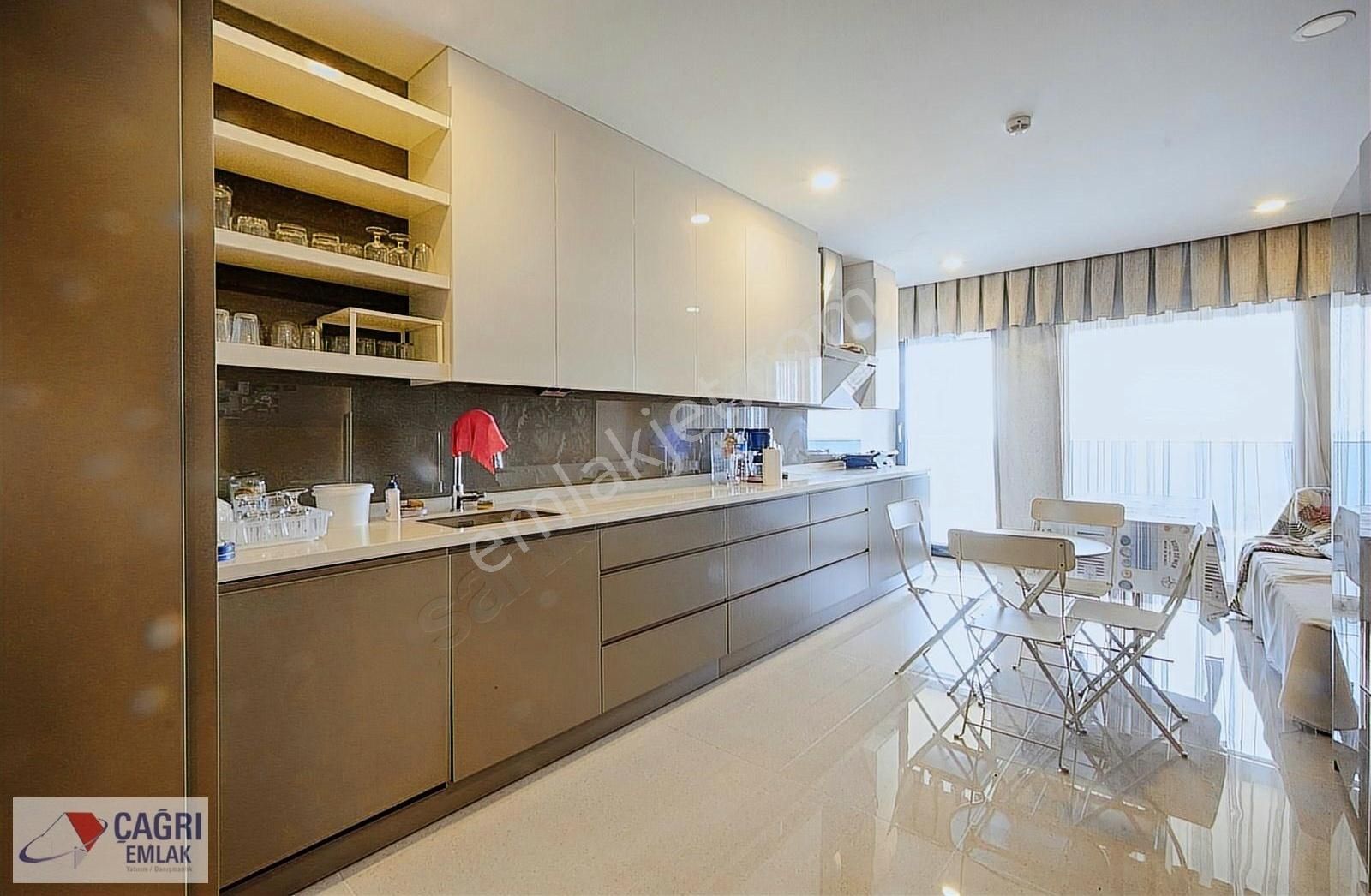 Çağrı Emlak'tan Konyaaltında Denize Sıfır Lüks 4+1 Satılık Daire - Görsel 12