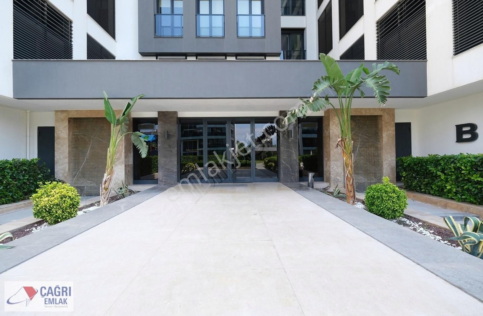 Çağrı Emlak'tan Konyaaltında Denize Sıfır Lüks 4+1 Satılık Daire - Görsel 4