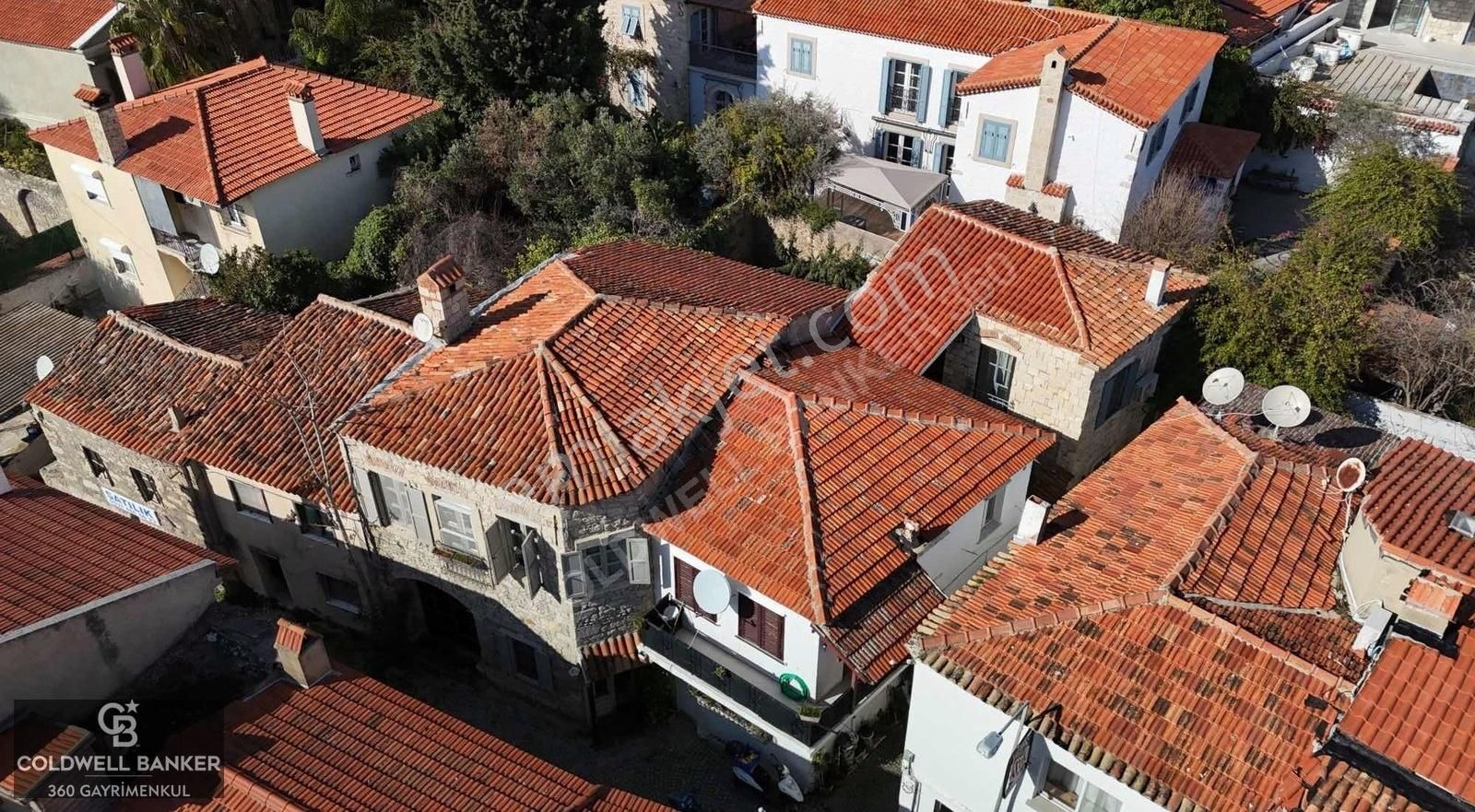 Çeşme Alaçatı Hacımemiş'te 1+1 Satılık 2 Katlı Eski Rum Evi - Görsel 3