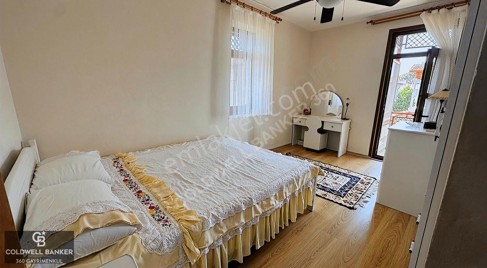 Seferihisar Ürkmez'de Erdem-tur Sitesi'nde Satılık 3+1 Villa - Görsel 23